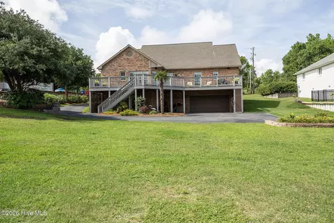 Exterior - 122 Circle Dr, Hampstead, NC 28443 photo 15 of 24