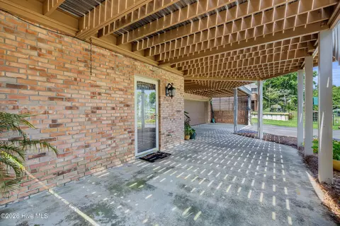 Exterior - 122 Circle Dr, Hampstead, NC 28443 photo 11 of 24
