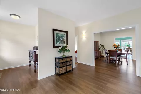 Entry Way - 122 Circle Dr, Hampstead, NC 28443 photo 3 of 5