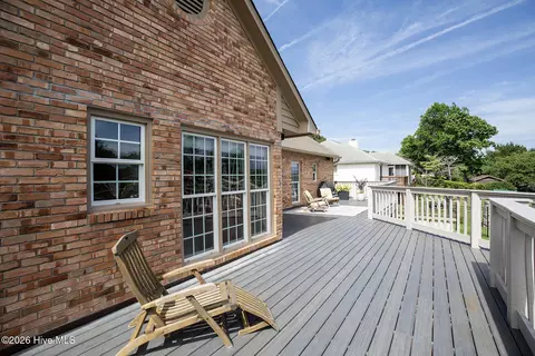 Exterior - 122 Circle Dr, Hampstead, NC 28443 photo 18 of 24