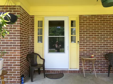 301 Mcgirts Bridge Rd, Laurinburg, NC 28352