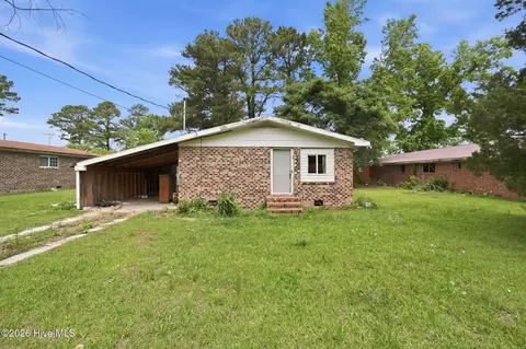 209 Pete Cir, Tabor City, NC 28463