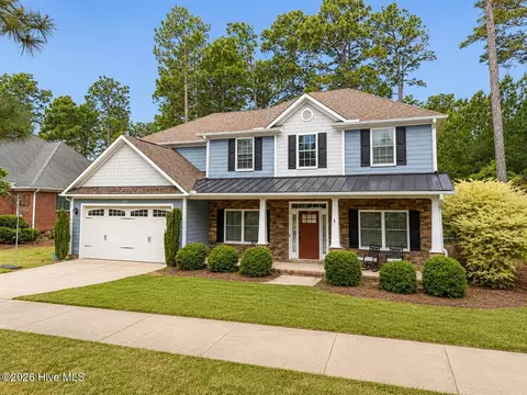 180 Wiregrass Ln, Southern Pines, NC 28387