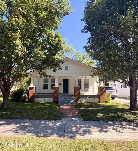109 E Calhoun St, Whiteville, NC 28472