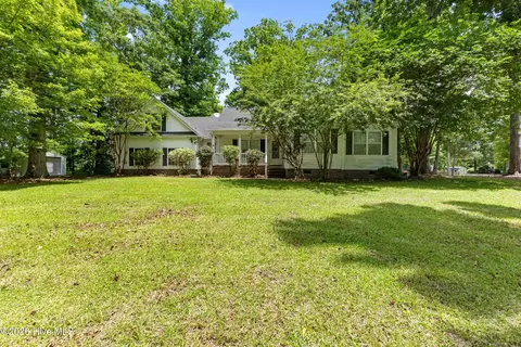 364 Knollwood Dr, Hampstead, NC 28443