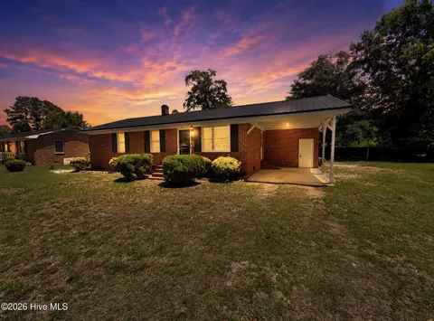 111 Ray St, La Grange, NC 28551