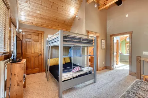 Bedroom - 130 Mallard Cir, Murphy, NC 28906 photo 5 of 12