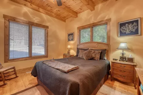 Bedroom - 130 Mallard Cir, Murphy, NC 28906 photo 1 of 12