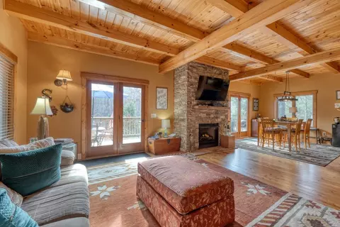 Living - 130 Mallard Cir, Murphy, NC 28906 photo 2 of 4