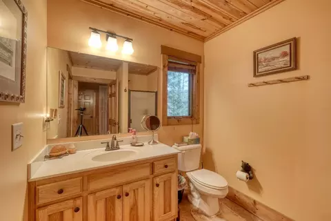 Bath - 130 Mallard Cir, Murphy, NC 28906 photo 1 of 4