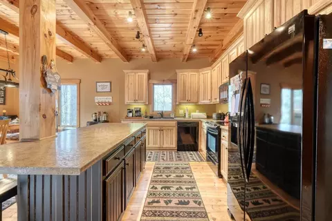 Kitchen - 130 Mallard Cir, Murphy, NC 28906 photo 4 of 6