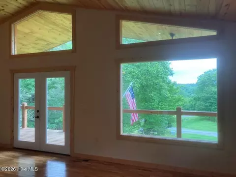 Living - 86 Point Overlook Trl, Murphy, NC 28906 photo 6 of 6