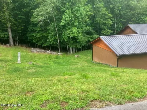 Exterior - 86 Point Overlook Trl, Murphy, NC 28906 photo 6 of 11