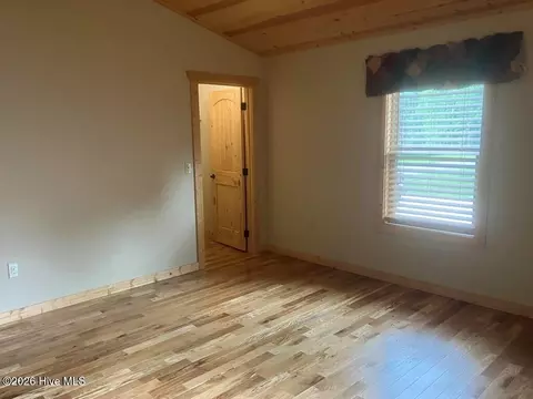 Bedroom - 86 Point Overlook Trl, Murphy, NC 28906 photo 2 of 3