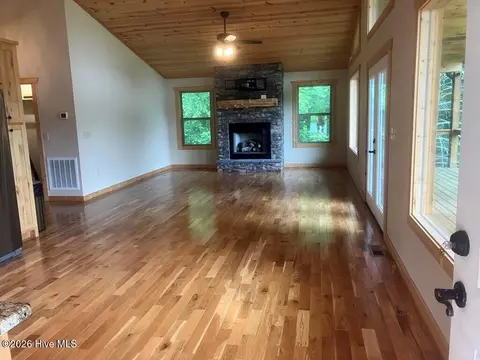 Living - 86 Point Overlook Trl, Murphy, NC 28906 photo 1 of 6