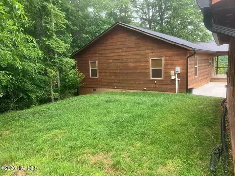 Exterior - 86 Point Overlook Trl, Murphy, NC 28906 photo 4 of 11