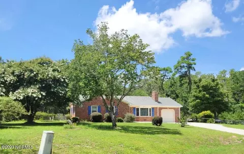 501 Oak Ln, Newport, NC 28570
