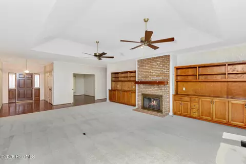 Living - 67 Stoneykirk Dr, Pinehurst, NC 28374 photo 2 of 6