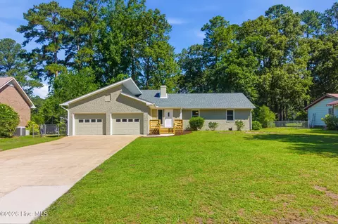 409 Plantation Dr, New Bern, NC 28562