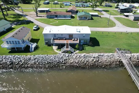 598 Beach Rd, Columbia, NC 27925