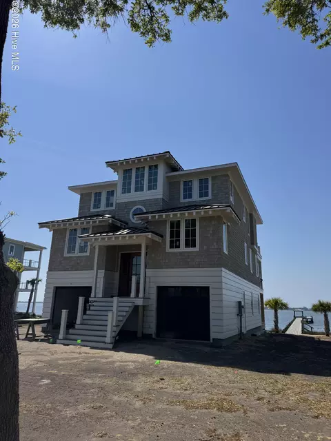 4741 S Shore Dr, Morehead City, NC 28557
