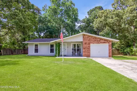 303 Walnut Creek Rd, Jacksonville, NC 28546