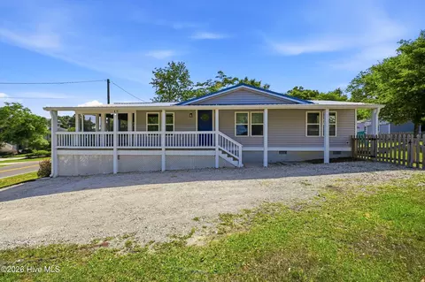 1510 Kings Landing Rd, Hampstead, NC 28443