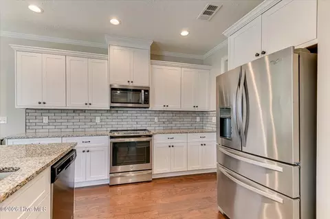 Kitchen - 587 Bunchgrass St, Evans, GA 30809 photo 4 of 8