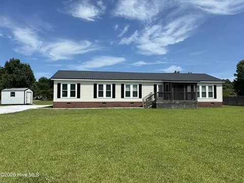 106 Meeting House Dr, Hubert, NC 28539
