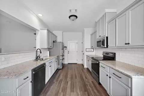 Entry Way - 537 Jensen Ln, Augusta, GA 30909 photo 4 of 5