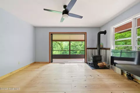 Living - 158 Mountain Stream Rd, Murphy, NC 28906 photo 3 of 4