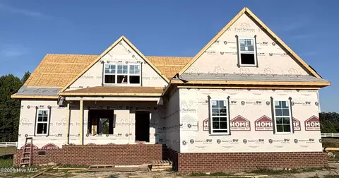 7655 Sweetwater Dr, Nashville, NC 27856