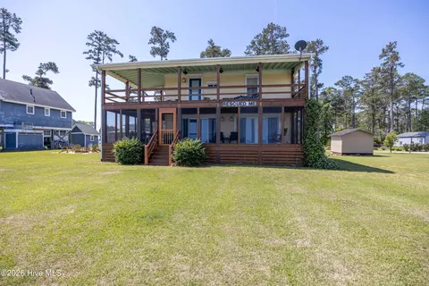 83 Service St, Aurora, NC 27806