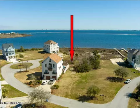 104 Greenhill Pl, Newport, NC 28570