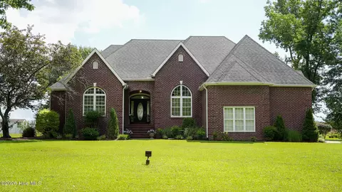 272 Whites Crossing Ln, Whiteville, NC 28472