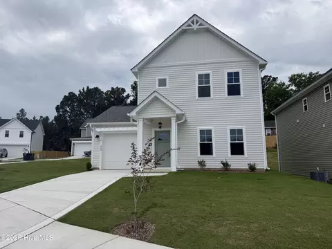 668 Chambers Dr, Southern Pines, NC 28387