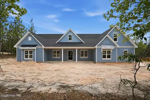 2013 Pewter Dr, West End, NC 27376