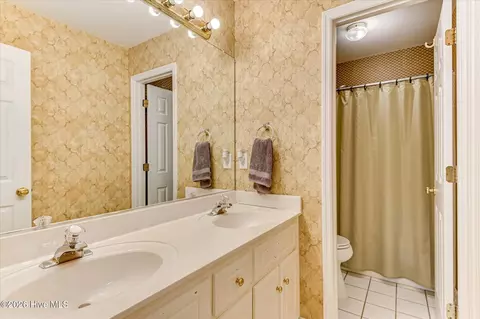 Bath - 781 Sparkleberry Rd, Evans, GA 30809 photo 8 of 10