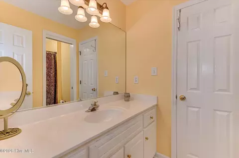 Bath - 781 Sparkleberry Rd, Evans, GA 30809 photo 6 of 10