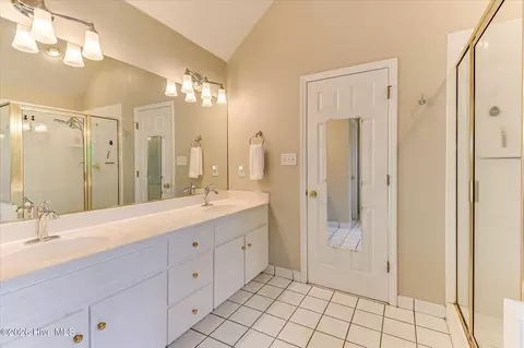 Bath - 781 Sparkleberry Rd, Evans, GA 30809 photo 5 of 10