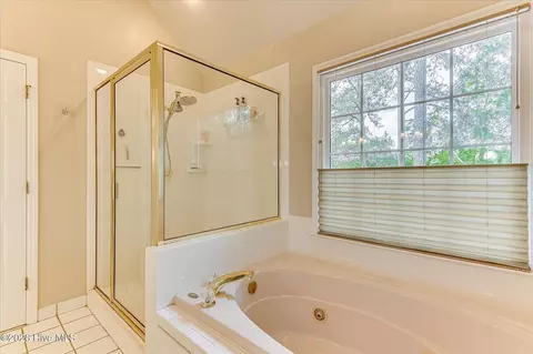 Bath - 781 Sparkleberry Rd, Evans, GA 30809 photo 4 of 10