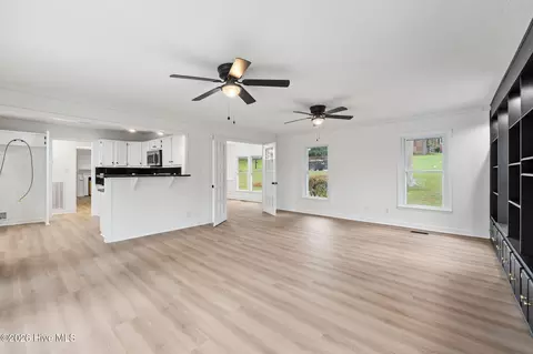 Living - 936 Deercrest Cir, Evans, GA 30809 photo 3 of 4