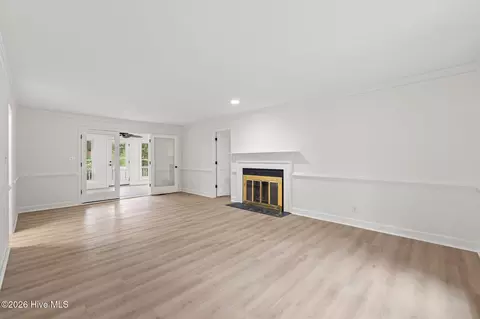 Living - 936 Deercrest Cir, Evans, GA 30809 photo 1 of 4