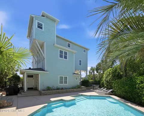 102 Purdie Dr, Emerald Isle, NC 28594