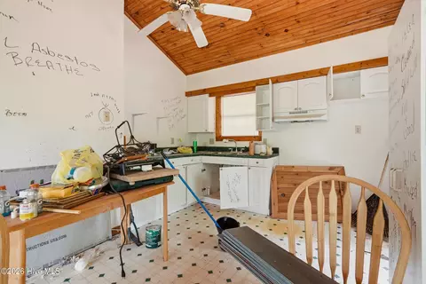 Kitchen - 61 Manny Ln, Murphy, NC 28906 photo 1 of 2