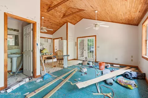 Entry Way - 61 Manny Ln, Murphy, NC 28906 photo 1 of 1