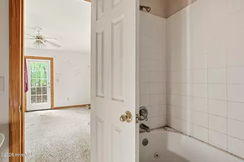 Bath - 61 Manny Ln, Murphy, NC 28906 photo 4 of 4