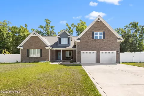 402 King Richard Ct, Jacksonville, NC 28546