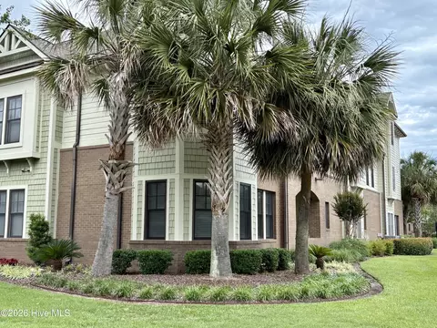 561 Garden Terrace Dr #104, Wilmington, NC 28405