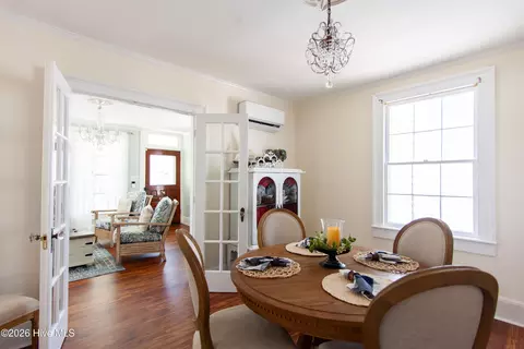 Dining - 704 E Front St, New Bern, NC 28560 photo 1 of 4